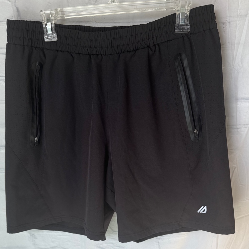 Eddie Bauer FreeDry Men’s Black shorts with tie strings and zipper pocket Black